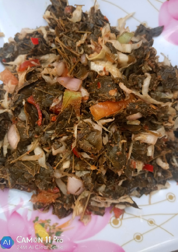 A picture of Moringa with cabbage salad.