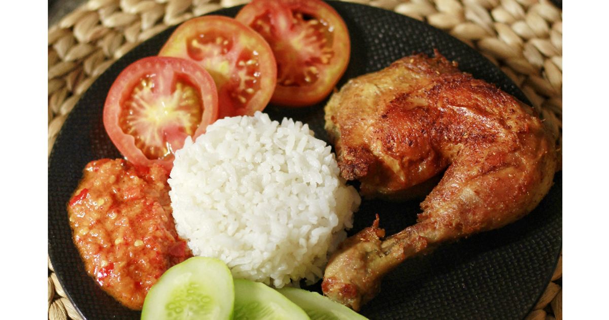Ayam penyet khas Lamongan Sambal terasi