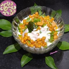 A picture of Dahi Vada.
