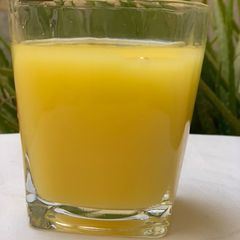 A picture of Orange and ginger drink.
