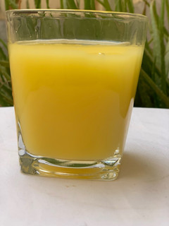 A picture of Orange and ginger drink.