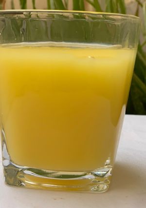 A picture of Orange and ginger drink.