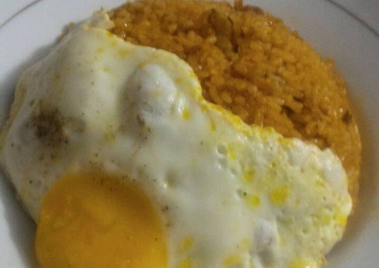 Nasi Goreng Ayam (omurice ala ala) cocok untuk menu sarapan