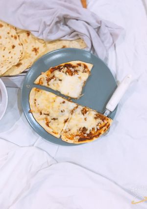 صورة لوصفة جوع اخر الليل 😂🤤اسهل بيتزا ممكن تشيفوها 🤤
