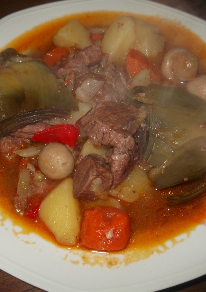 Una foto de Guiso de ternera con verduras y patatas