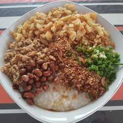รูปของ Bubur ayam kampung