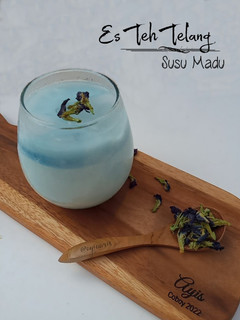 Foto resep Es Teh Telang Susu Madu