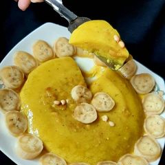 A picture of Banana & Peanut glass pudding.