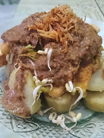 Langkah Gampang Membikin Resep Lontong tahu telur yang Bikin Ngiler Anti Ribet, Lezat