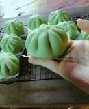 Bánh bao đậu xanh lá dứa