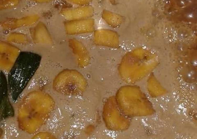 Kolak pisang (pisang kepok)