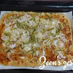 A picture of Family style Rectangular Pizza.