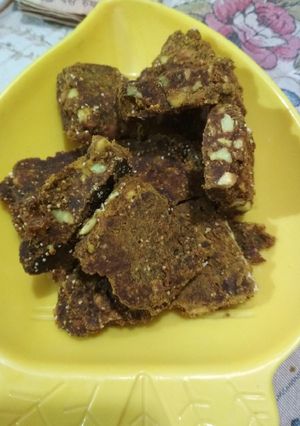 A picture of Dryfruit sonth gur.