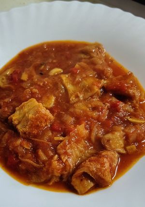 Una foto de Callos con tomate
