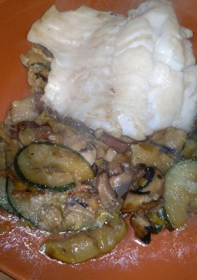 Una foto de Bacalao con verduras