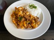 A picture of mince meat with vegetables