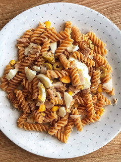 Una foto de Ensalada de pasta 🍝 🥗