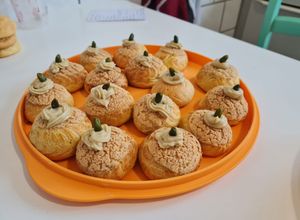 Une photo de Les chou croquants à la pistache CAP pâtissier