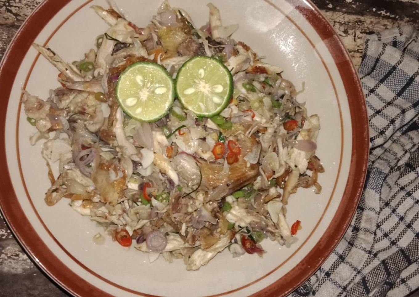 Langkah Mudah untuk Menyiapkan Ayam suwir sambal matah Anti Gagal