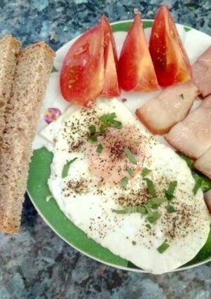 Фото Яичница по-английски😋🍳🍅🍴☕.