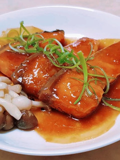 鮭魚.黑白菇.薑燒 家常菜 的食譜成品照片