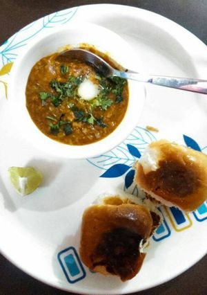 पाव भाजी (Pav bhaji recipe in hindi) रेसिपी मुख्य फोटो