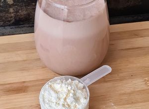Una foto de Batido proteico 🥛más de 35 gramos de proteínas en un solo vaso 🧘🏻‍♀️