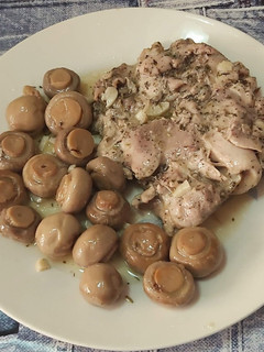 Una foto de Contramuslo de pollo con hierbas provenzales