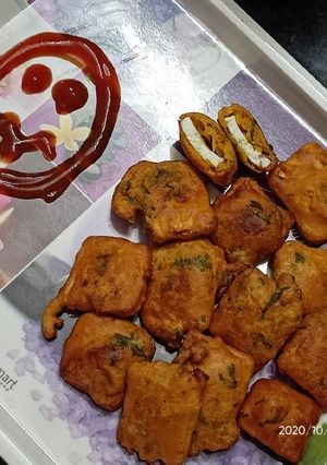 પનીર પકોડા(Paneer pakoda recipe in Gujarati) રેસીપી મુખ્ય ફોટો