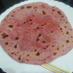 A picture of Beetroot chapati.