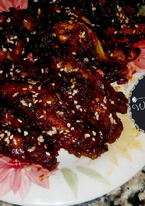 A picture of Sauce-y chicken.
