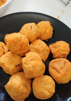 A picture of Sweet potato falafel with carrot 🥗🥕 salad. Gluten free. Air fryer.