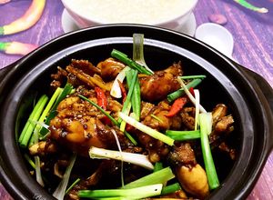 Hình của món Cháo Ếch Singapore.