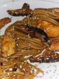 Spaghetti con pollo y shiitake