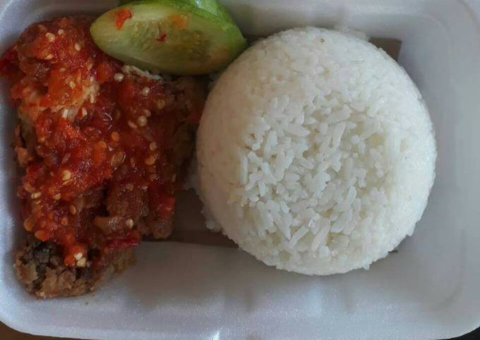 Ayam Geprek Sambal Maut