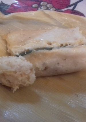 Una foto de Tamales de rajas y cenizas con tequesquite para el Altar de Dolores