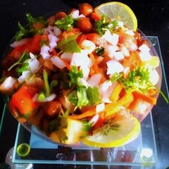 A picture of Chana/chick peas chat.