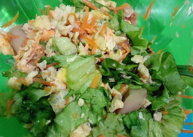 Cara Menyiapkan Salad selada sederhana Menggugah Selera