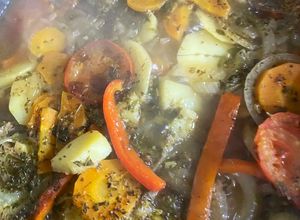 Una foto de Bifes a la criolla 🥩🥕🧅🥔
