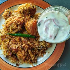 A picture of Chicken pulao.
