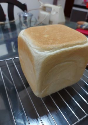 A picture of Milk Toast Bread (Shokupan).
