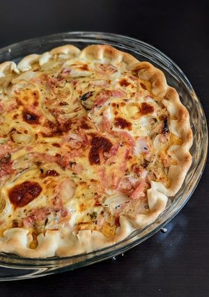 Una foto de 🥧 Tarta de jamón, queso y cebolla 🧀