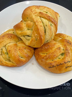 A picture of Fluffy Garlic Butter Bread.