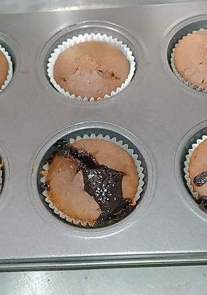 A picture of Eggless chocolate cup cake.