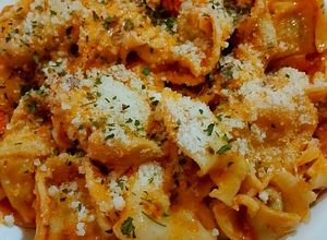 Foto di Tortelloni al ragù con carote