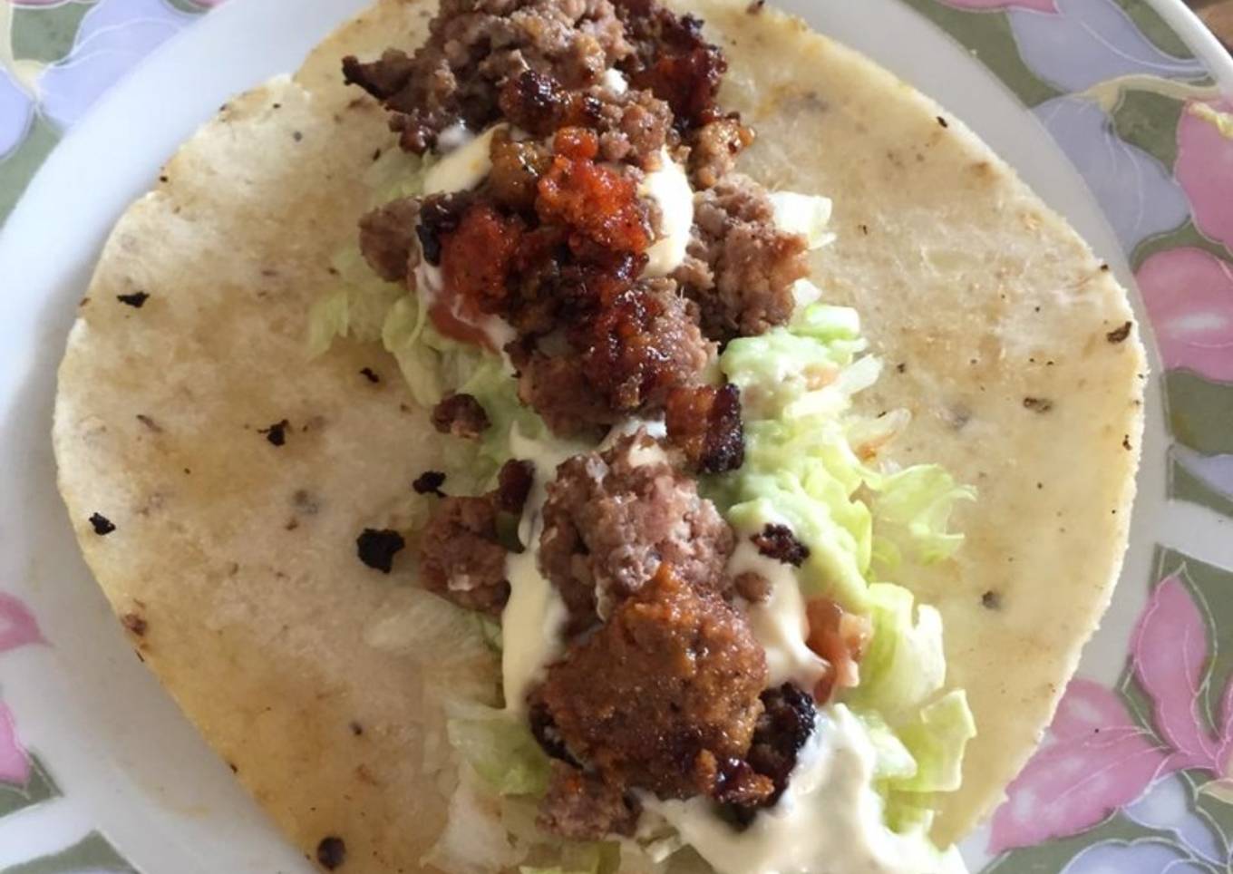 Tacos de carne y chorizo