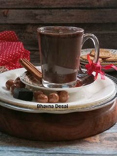 હોટ ચોકલેટ (Hot Chocolate Recipe In Gujarati) રેસીપી મુખ્ય ફોટો