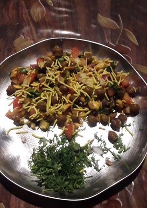 ચણા શીંગદાણા ની ચટપટી(Chana Shingdana Chatpati Recipe In Gujarati) રેસીપી મુખ્ય ફોટો
