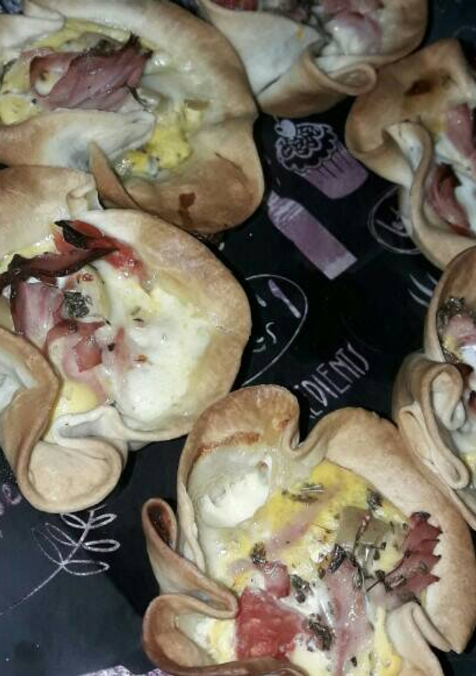 Una foto de Canastas de Jamón y queso