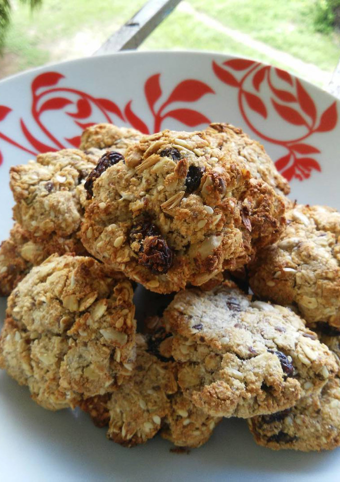 Una foto de Galletitas de avena integral, semillas y pasas